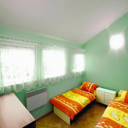 بيت للعطل With A Garden, Close To The *