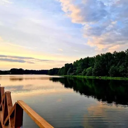 By The Lake, Vakantiehuis *