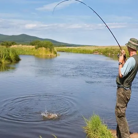 With A Garden, Close To The بيت للعطل