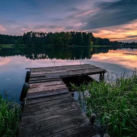 بيت للعطل With A Garden, Close To The